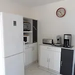 Mezzanine Avec Balcon Piscine סן סיפריאן