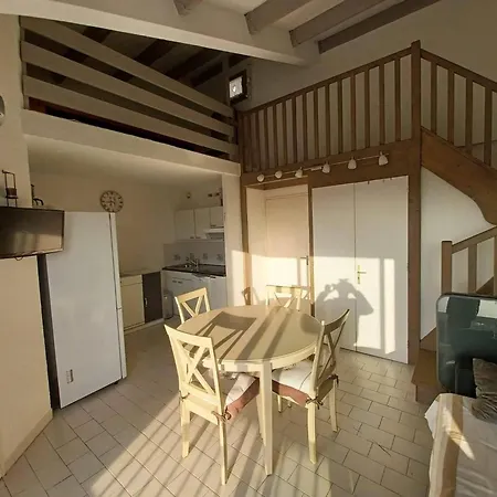 Mezzanine Avec Balcon Piscine סן סיפריאן