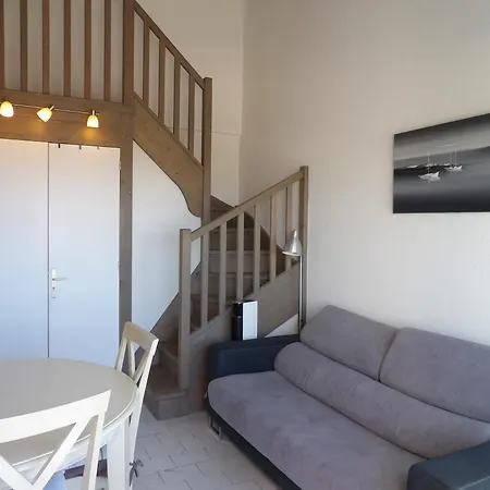 Mezzanine Avec Balcon Piscine