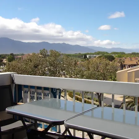 Mezzanine Avec Balcon Piscine Apartmán *